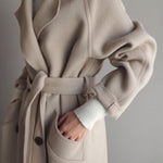 Lade das Bild in den Galerie-Viewer, Pure Elegance Mantel aus Wollmischung
